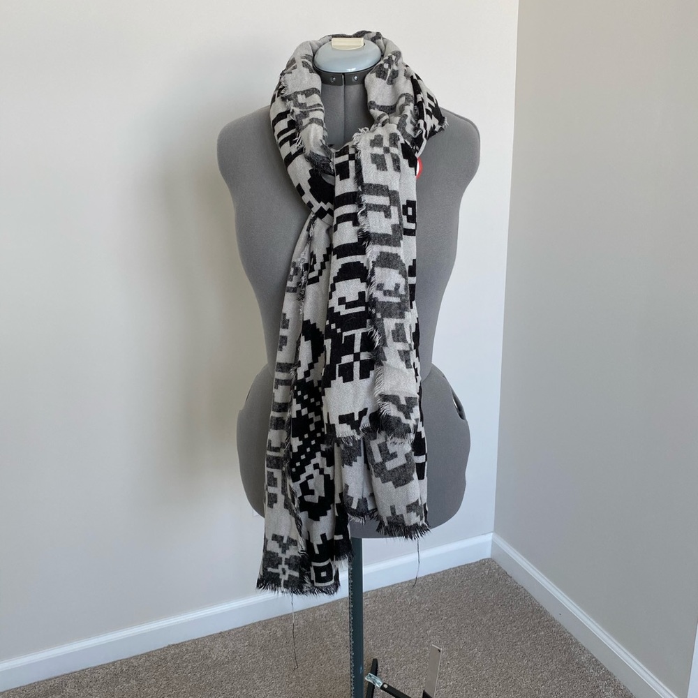 Pixel block grey blanket scarf